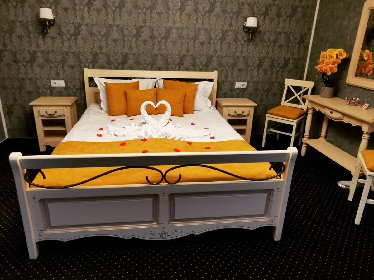 Select House Guest house *