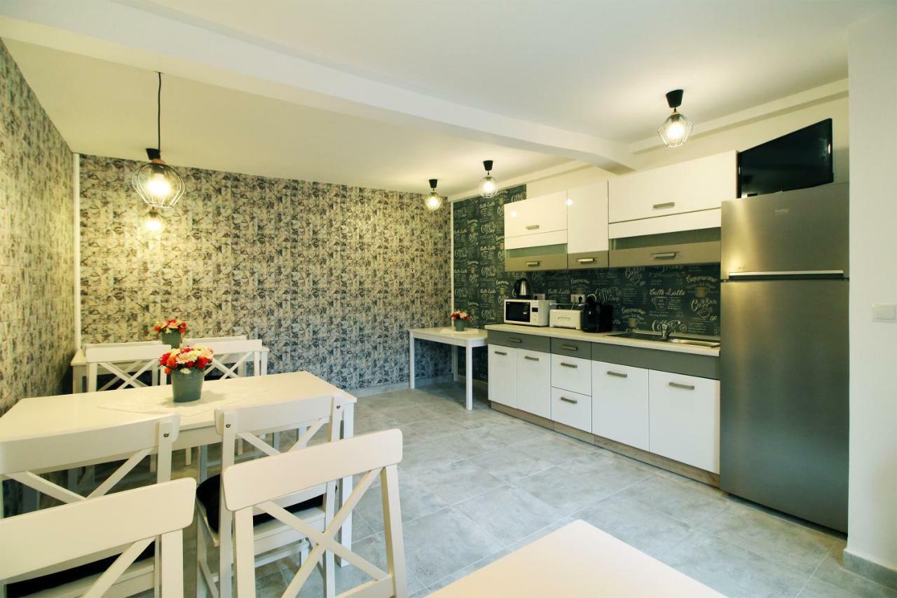 Select House *