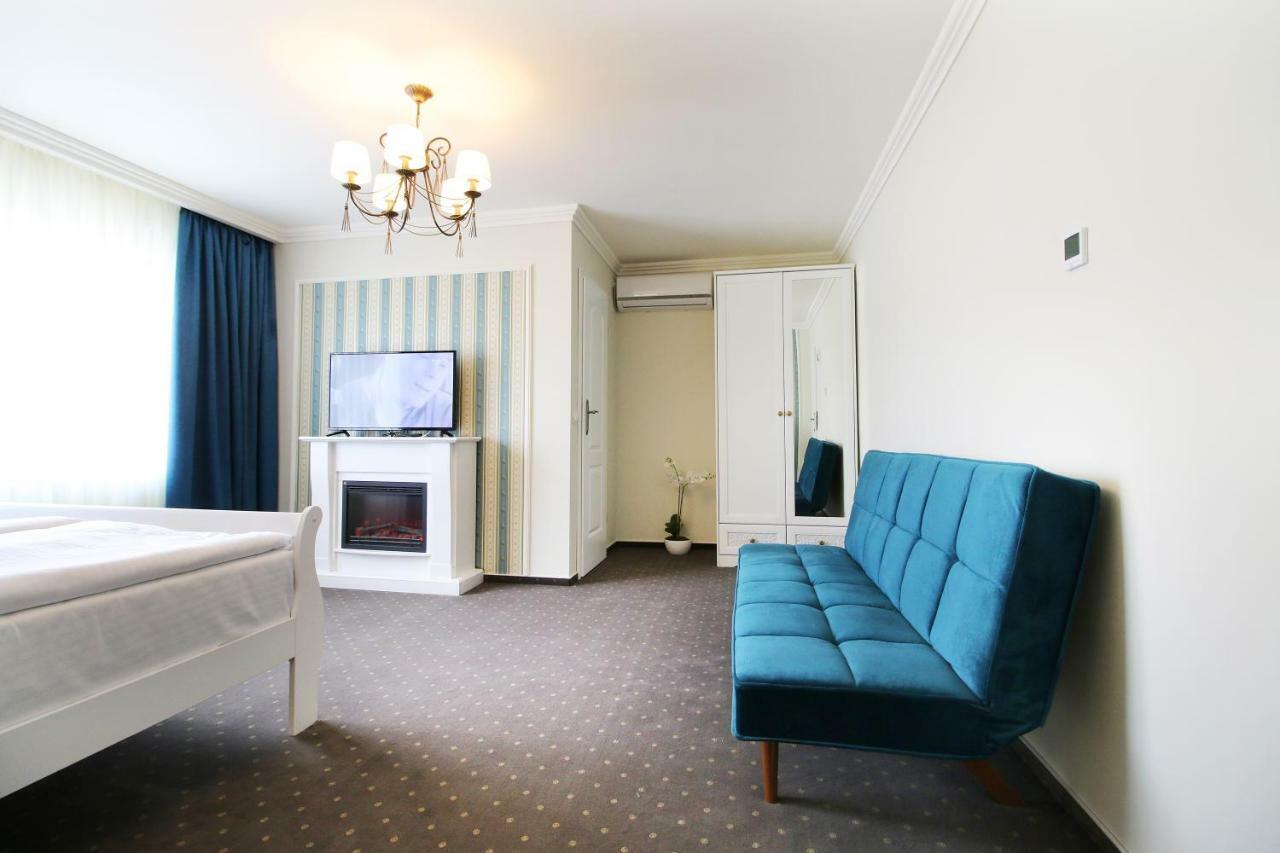 Select House Guest house