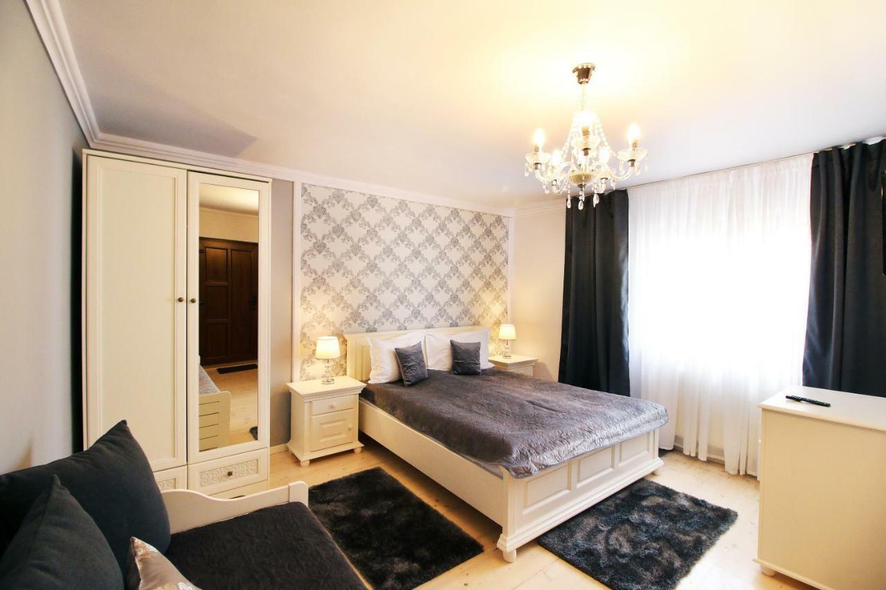 Select House *